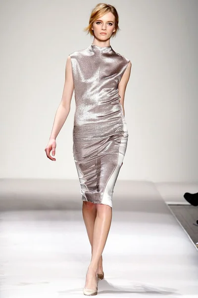 Look 14